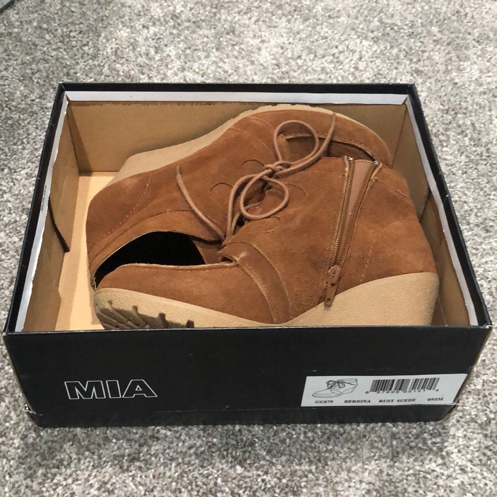 MIA booties